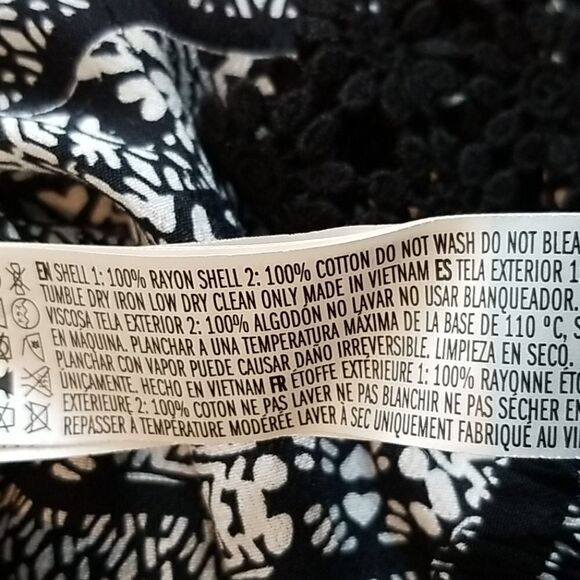 🖤5/$20🖤 NEW..FOREVER 21 black & off white shorts - Picture 8 of 8